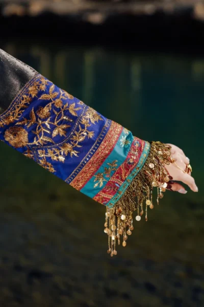 Sana Safinaz Winter Shawl 2024 | V241-004-3CP