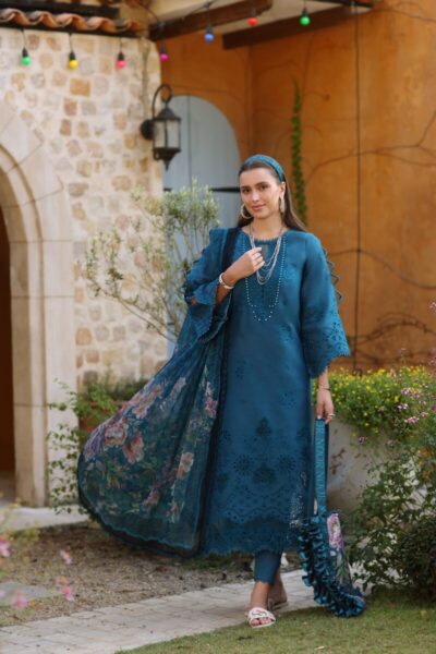 Noor Luxe Chikankaari 2025 by Saadia Aasad | D8-B
