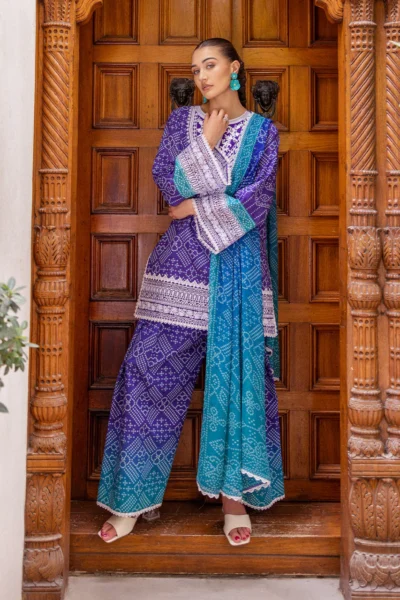 Tahra Lawn by Zainab Chottani Vol 2 | Lisa
