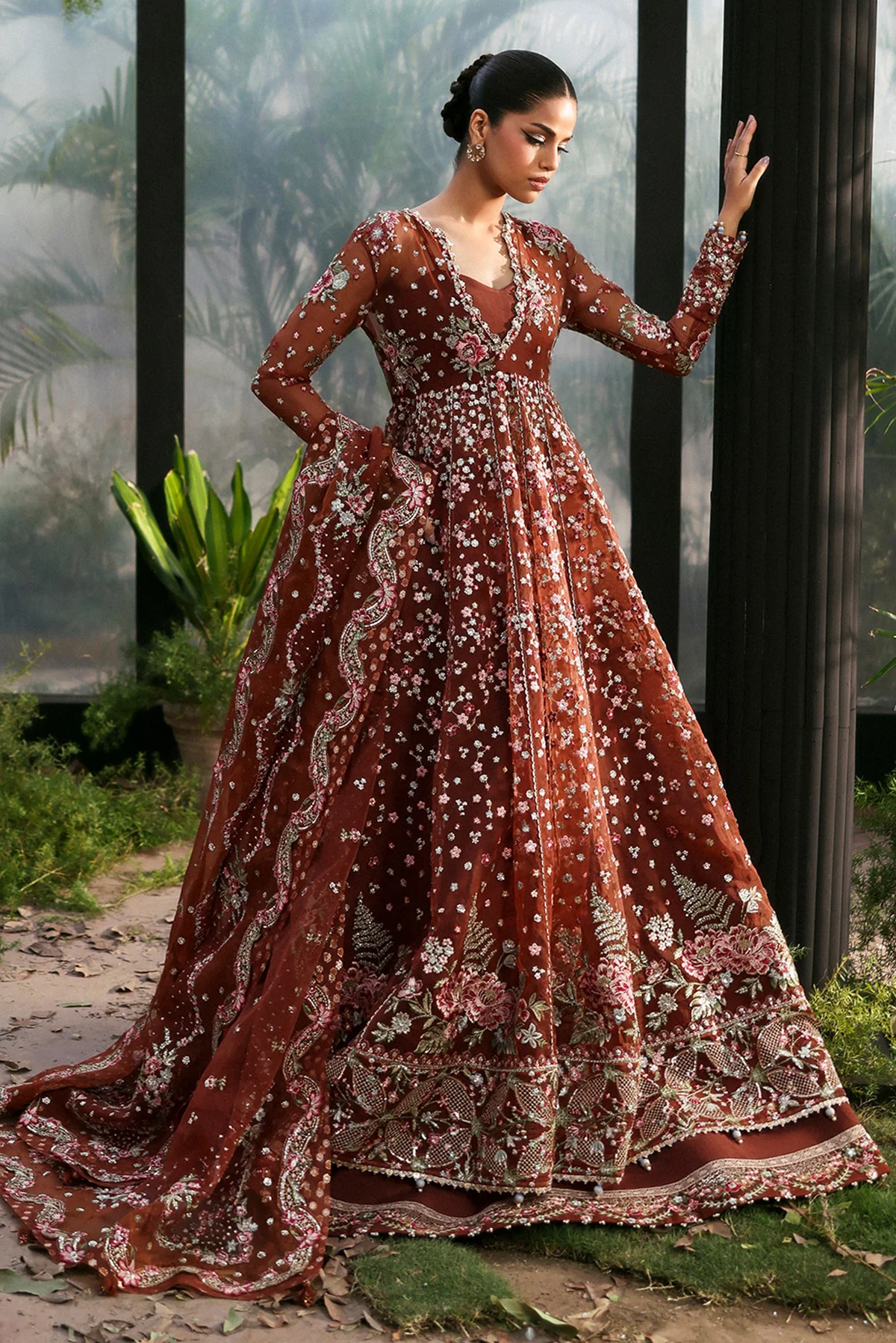 Afrozeh La Fuchsia ’25 Party Collection | Shale