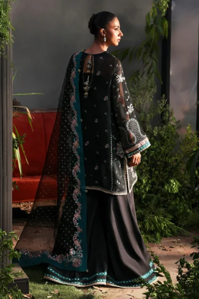 Afrozeh La Fuchsia ’25 Party Collection | Larosea