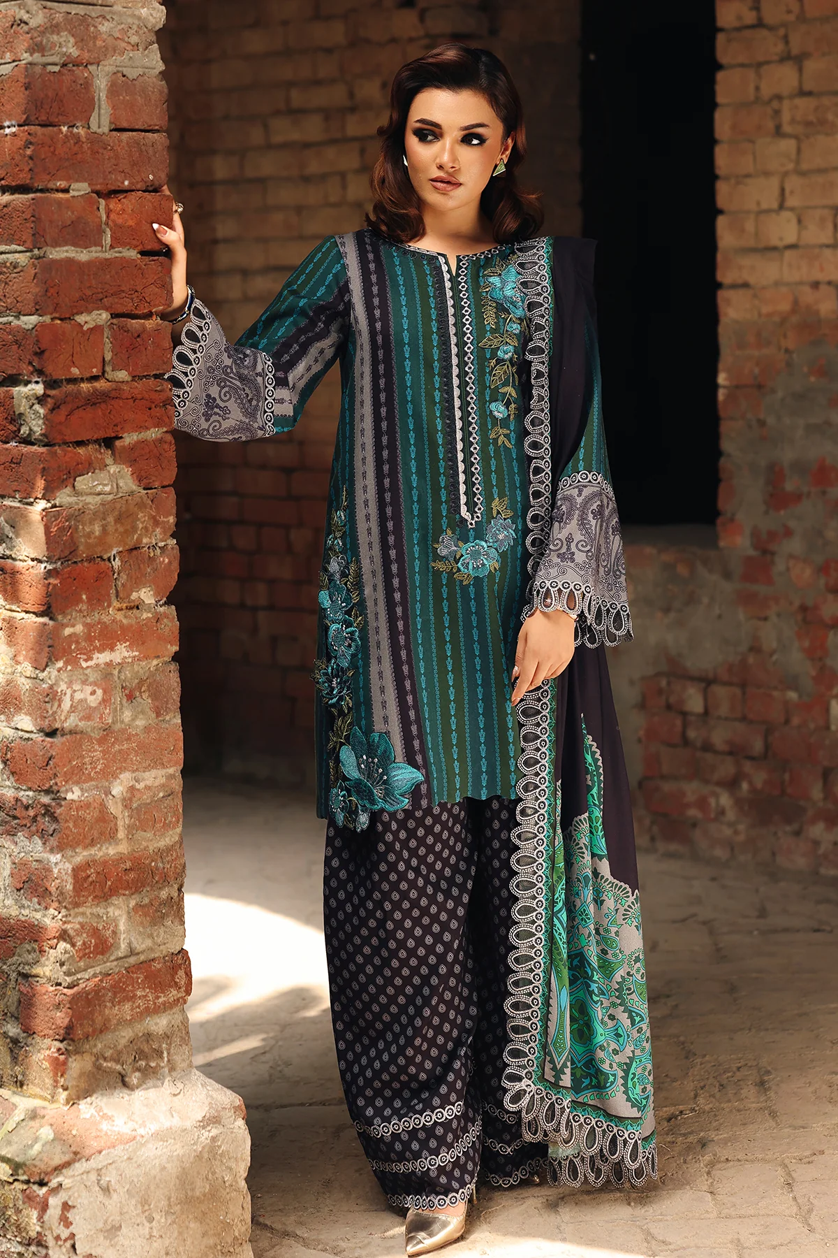 Charizma Embroidered Linen Collection’25 CCW6-12