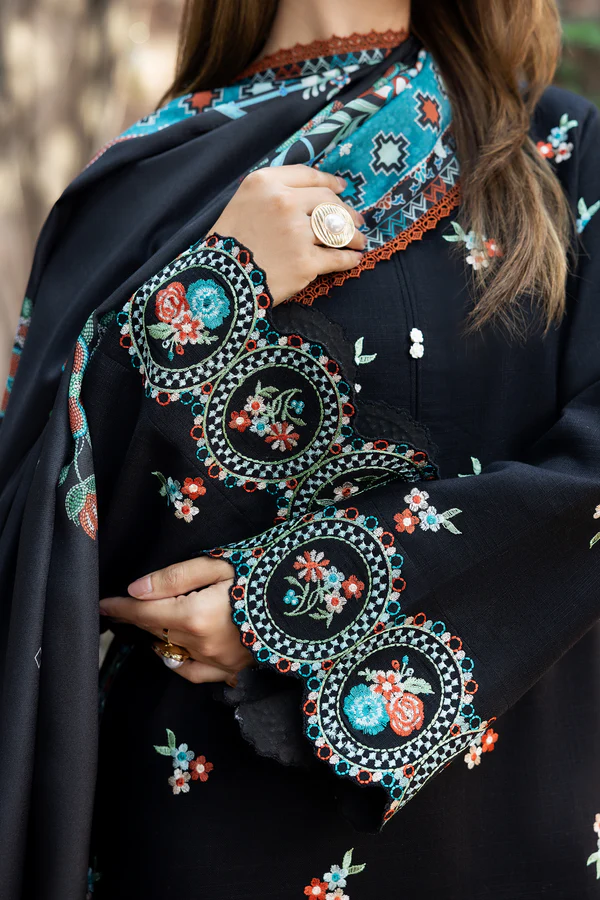 ER AT CHECKOUT Farasha Winter Collection 2025 Midaura - Image 4