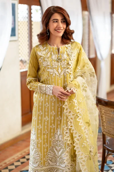 Astoria Festive Lawn ’26 by Mushq