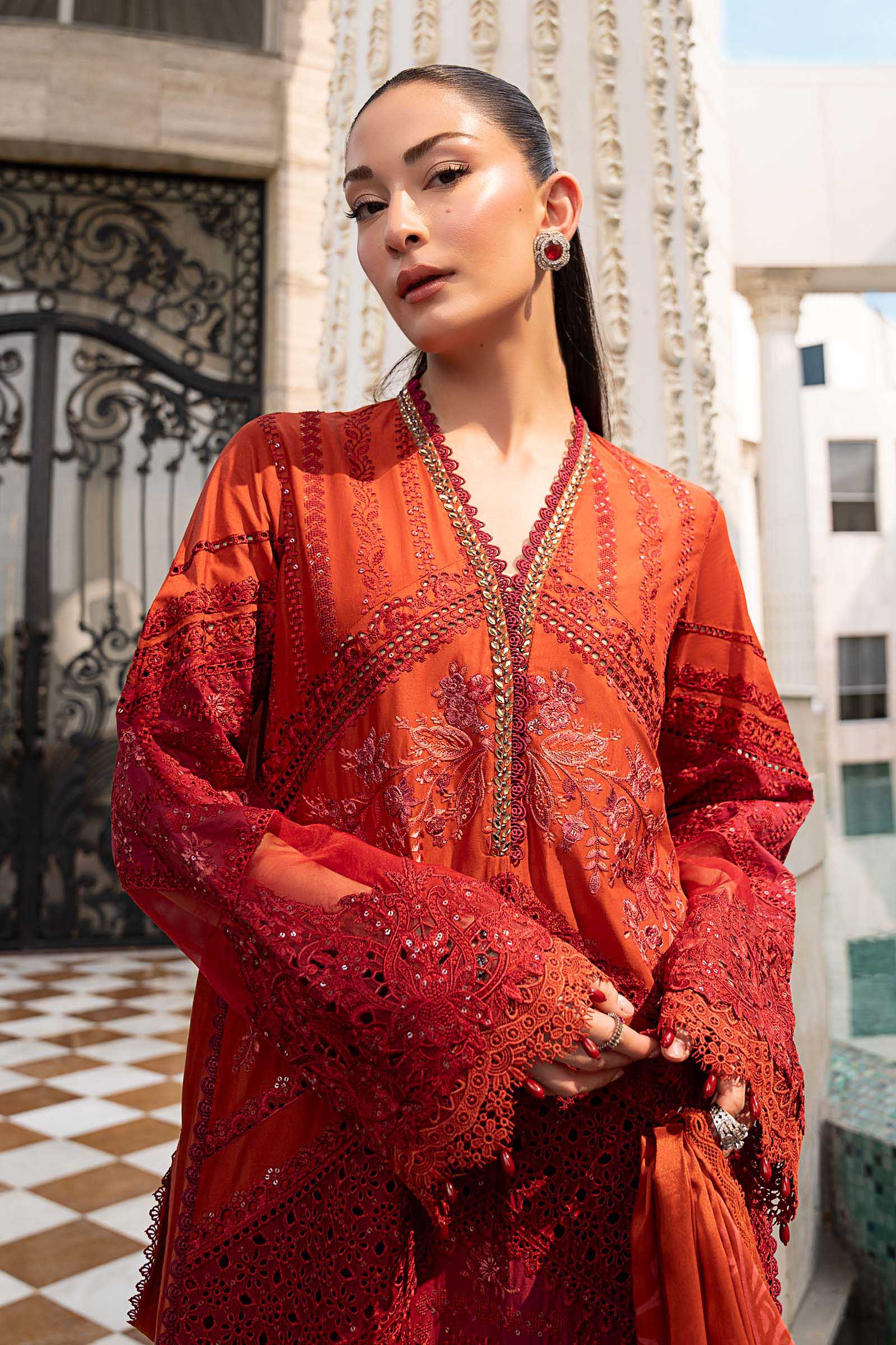 3 Piece Embroidered Lawn Suit - Image 4