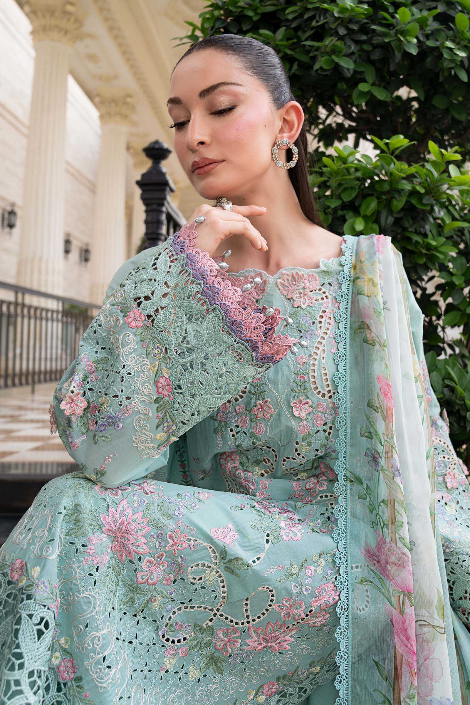 3 Piece Embroidered Lawn Suit - Image 5