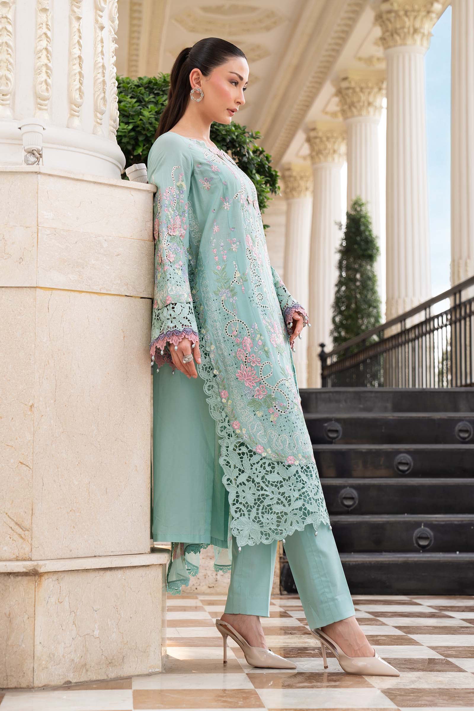 3 Piece Embroidered Lawn Suit - Image 2
