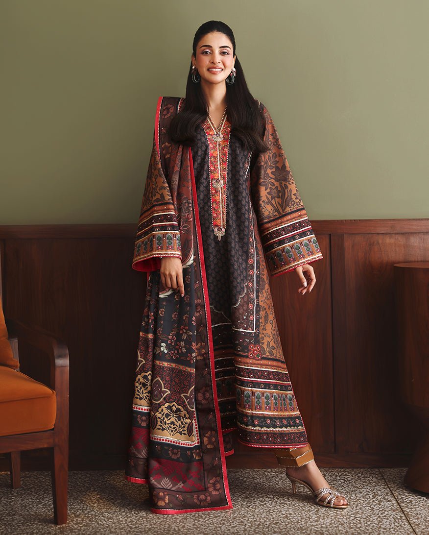 Mushq Star off Duty - Image 4